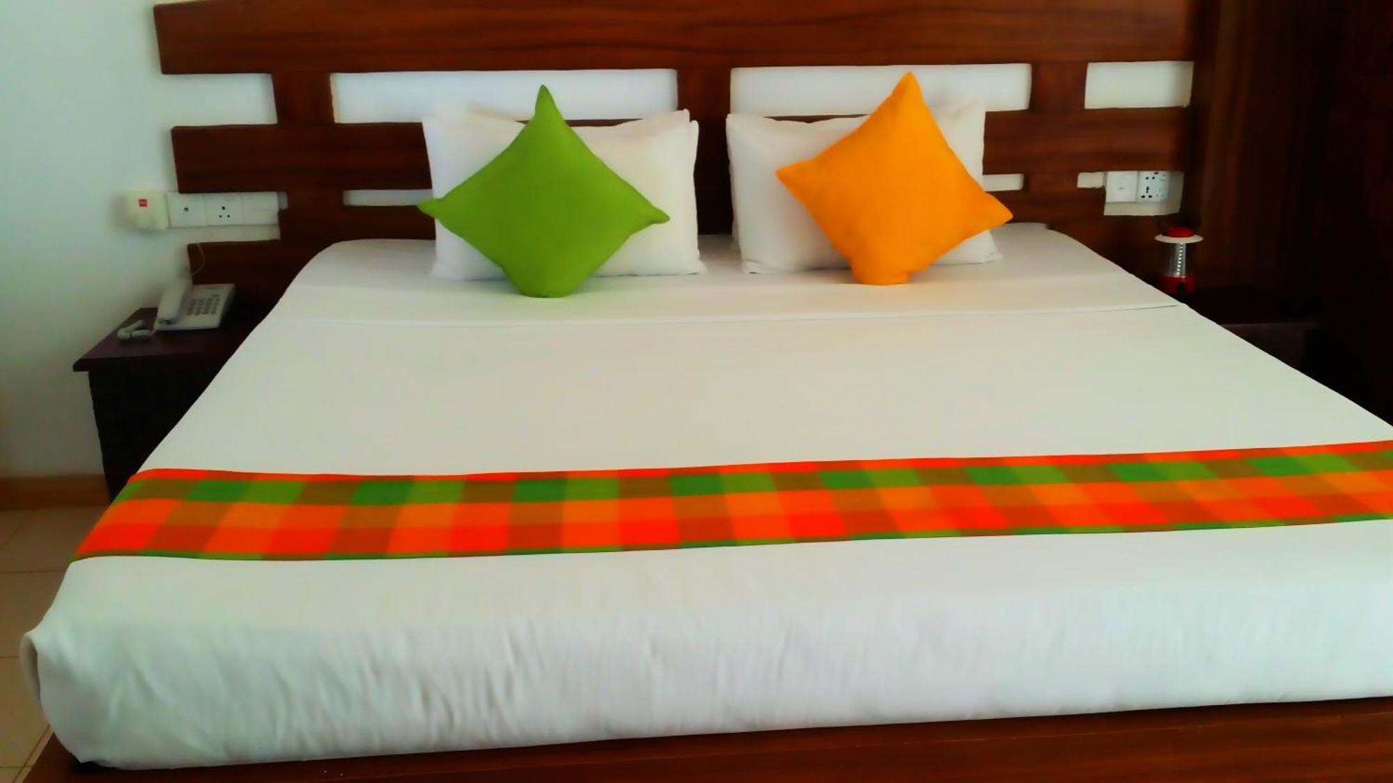 Maple Leaf Hotel Negombo Zewnętrze zdjęcie